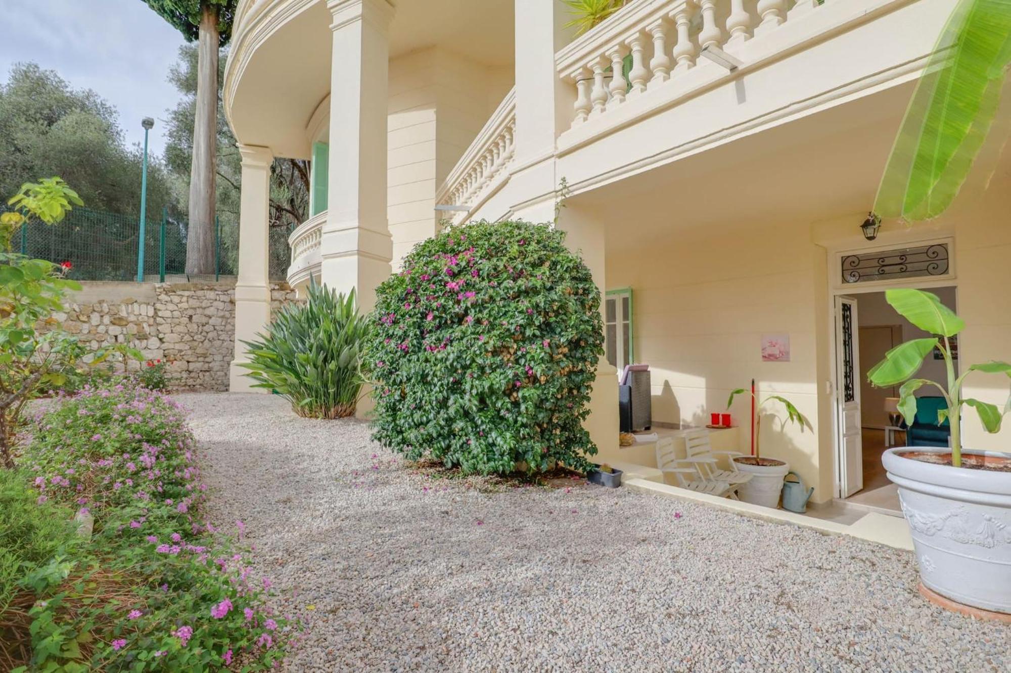 "Le Garavan Palace" Idyllique, Proche Gare Et Plage Μεντόν Εξωτερικό φωτογραφία